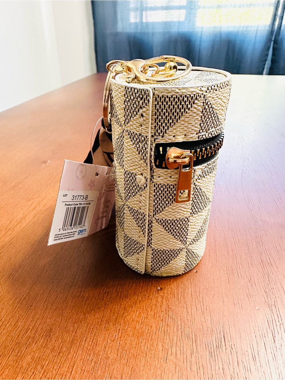 Luxury Barrel Purse Keyring - Off White and Grey - Picture 5 of 5